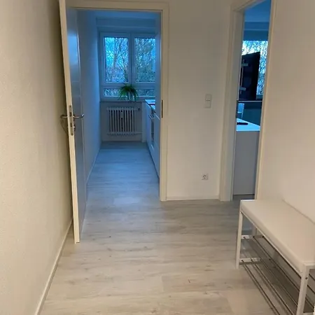 Moderne 2-zimmer Dg-wohnung Mit Sued-balkon Und Blick Ins Gruene Apartamento *