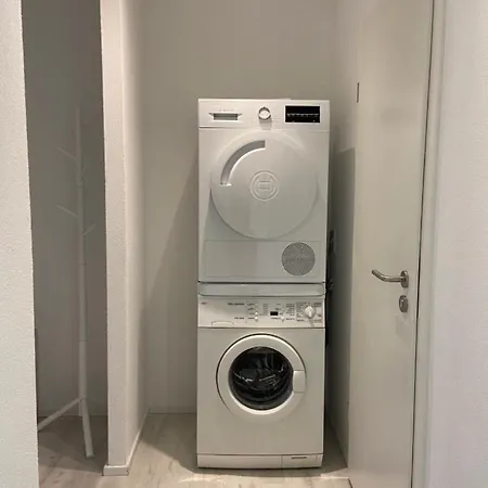 Apartamento Moderne 2-zimmer Dg-wohnung Mit Sued-balkon Und Blick Ins Gruene