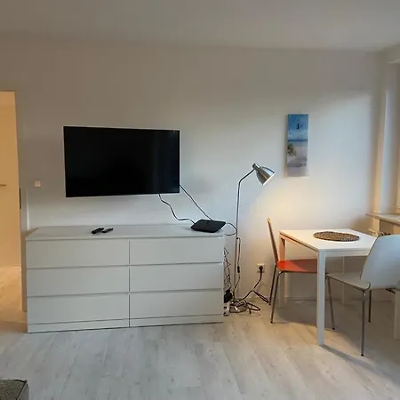 Moderne 2-zimmer Dg-wohnung Mit Sued-balkon Und Blick Ins Gruene *