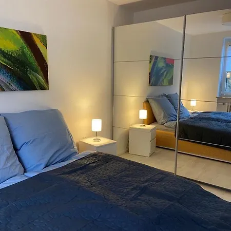 Apartamento Moderne 2-zimmer Dg-wohnung Mit Sued-balkon Und Blick Ins Gruene