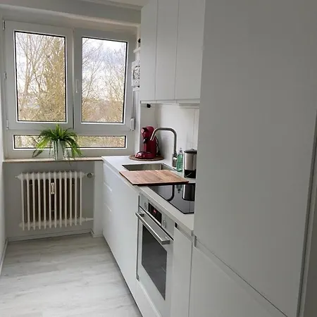 Moderne 2-zimmer Dg-wohnung Mit Sued-balkon Und Blick Ins Gruene Apartamento *