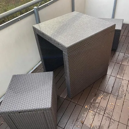 Apartamento Moderne 2-zimmer Dg-wohnung Mit Sued-balkon Und Blick Ins Gruene