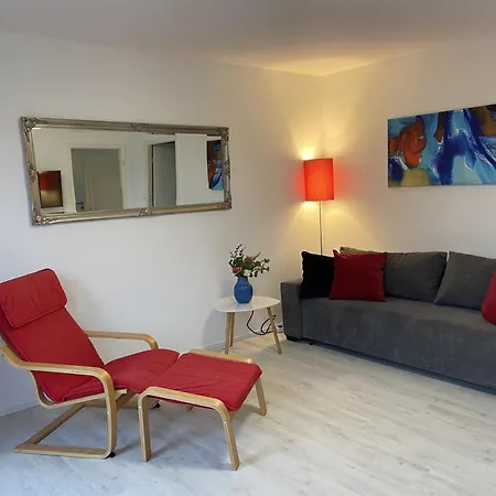 Apartamento Moderne 2-zimmer Dg-wohnung Mit Sued-balkon Und Blick Ins Gruene Sindelfingen